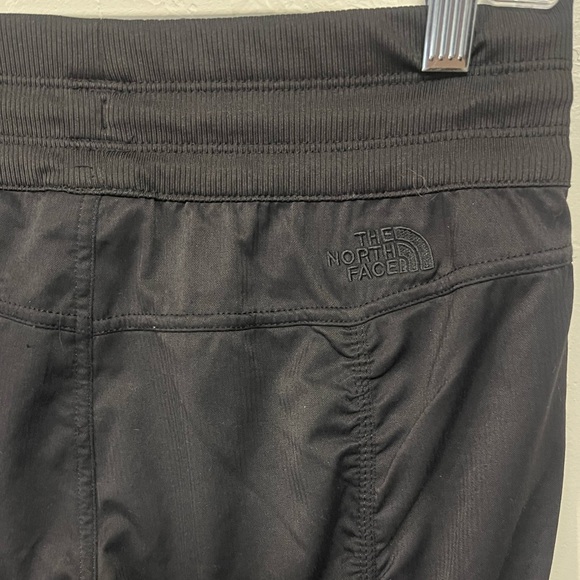 The North Face Aphrodite 2.0 Capri Black Hiking Pants Women’s Small - Picture 9 of 14